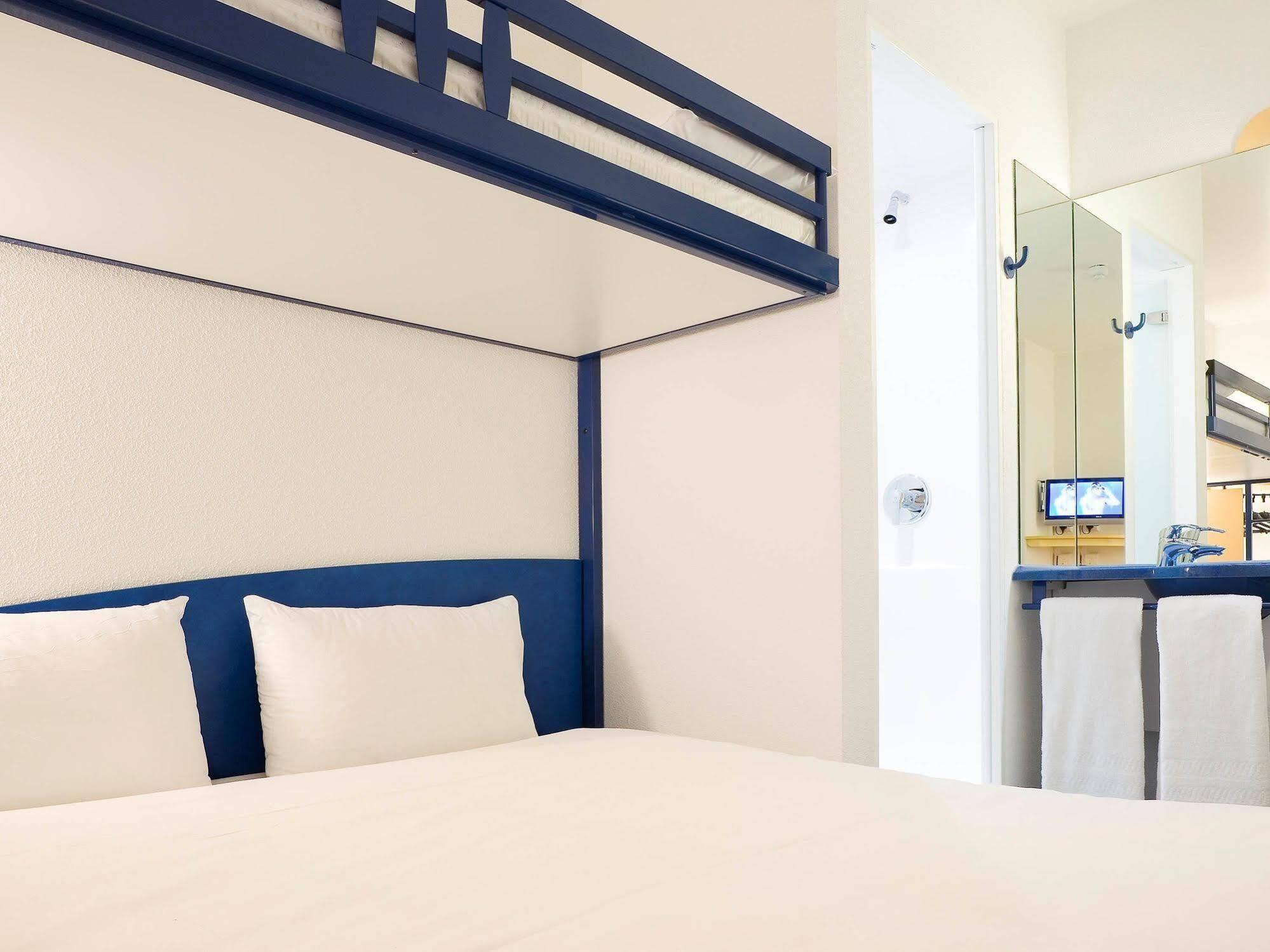 Ibis Budget Безон Екстер'єр фото