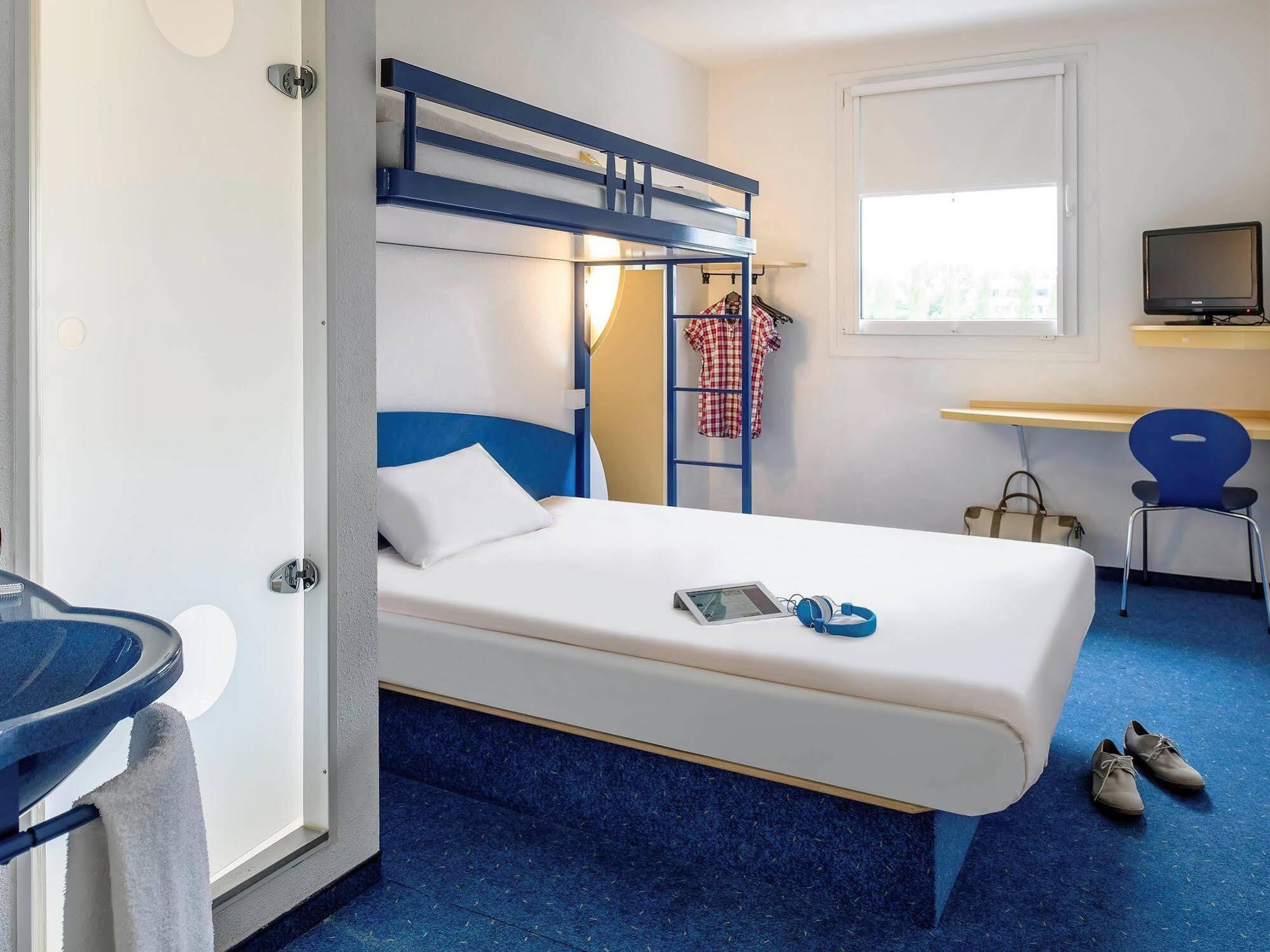 Ibis Budget Безон Екстер'єр фото